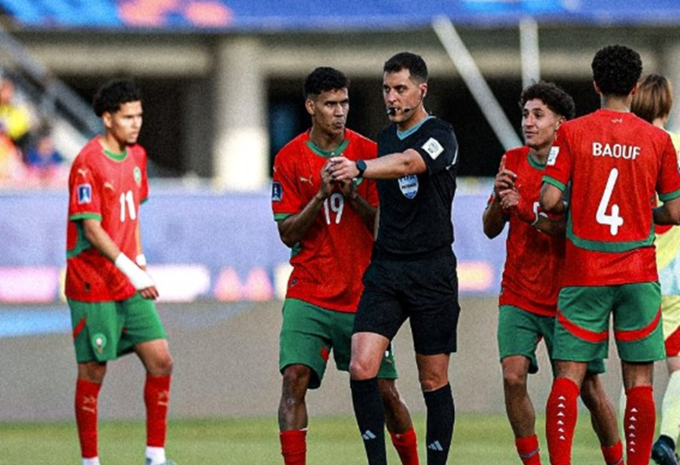 تقنية-جديدة-للتحكيم-في-كرة-القدم-بطاقة-خضراء-تنقذ-المغرب.png