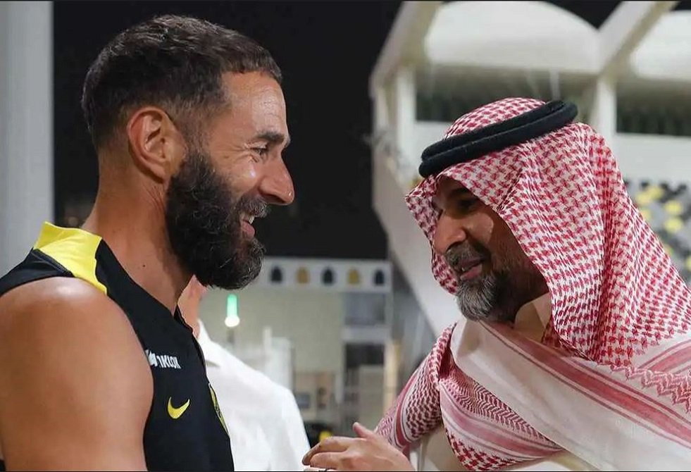 الاستفادة-ماليا؟-رئيس-نادي-الاتحاد-السعودي-يكشف-كواليس-رحيل-بنزيما.JPG