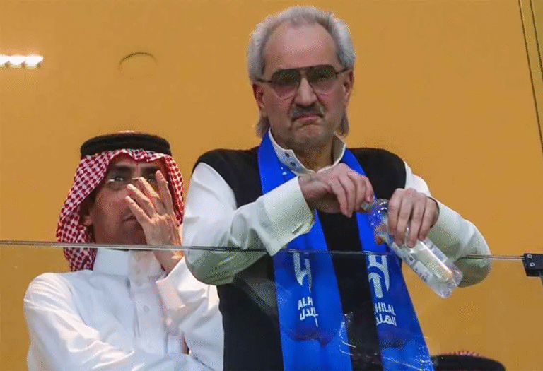 رسميا-الوليد-بن-طلال-يستحوذ-على-نادي-الهلال-السعودي.png