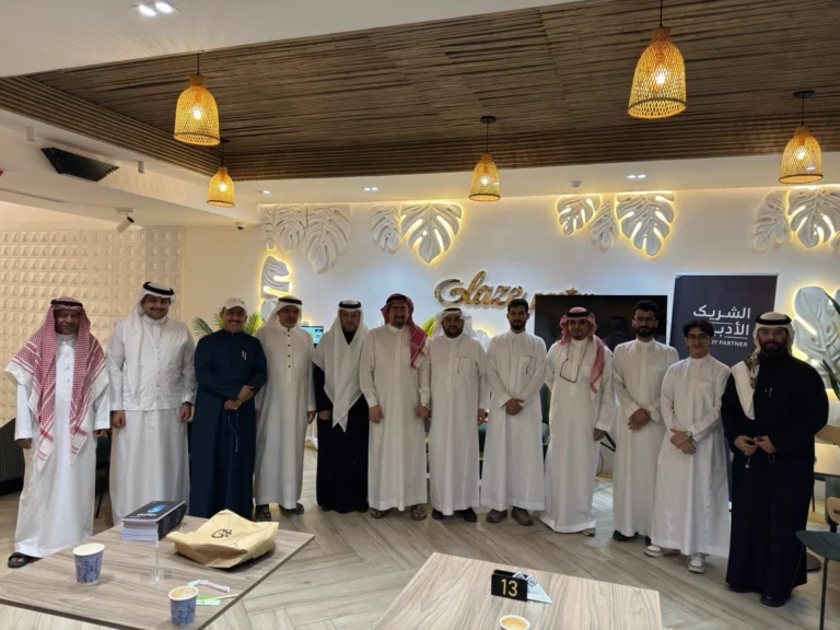 صدى-القوافي-تجمع-المثقفين-بالشاعر-عبدالعزيز-حجازي-في-جدة.webp.webp