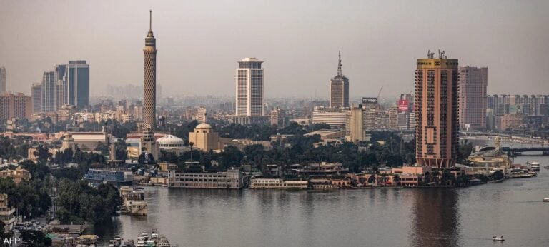 قروض-مصرية-بـ28-تريليون-جنيه-لماذا-اقترضت-مصر-هذه-الأموال.jpg