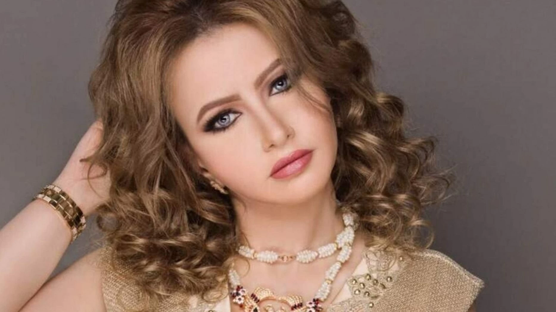 بعد-أزمة-لفح-الشعر-مي-العيدان-تدافع-عن-حنين-وتهاجم.webp.webp