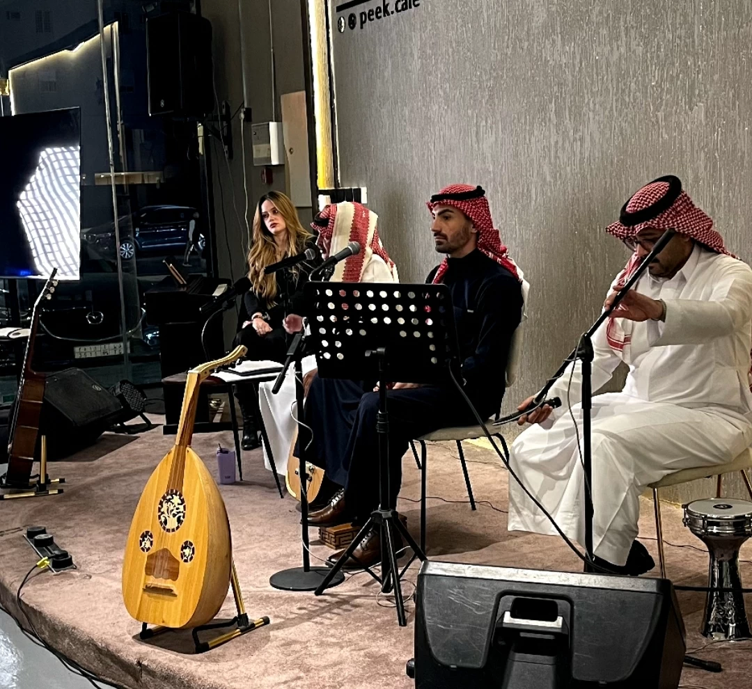 قمّاش-يرصد-المسافة-بين-رواق-الأدب-ومسرح-الطرب-أخبار.webp.webp