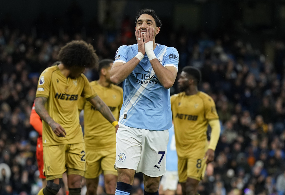مانشستر-سيتي-يحدد-سعر-عمر-مرموش-تمهيدا-لبيعه-لنادي-برشلونة.png
