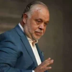 مذيع-يثير-الجدل-في-عزاءات-الفنانين-وأشرف-زكي-يتدخّل-للتحقيق.webp.webp