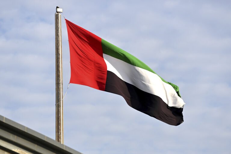 الإمارات-تسهل-إصدار-تأشيرات-الدخول-لمواطني-6-دول.jpg