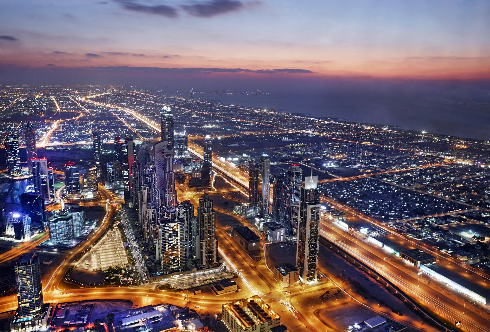 الإمارات-تحصد-ثقة-المستثمرين-العالميين-وتتقدم-إلى-المركز-التاسع-عالميا.jpg