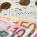 الولايات-المتحدة-وأوروبا-تراهنان-على-236-تريليون-دولار-لاستعادة-سيادتهما.jpg