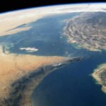 النفط-يهبط-2-مع-آمال-إعادة-فتح-هرمز-وبرنت-دون.jpg