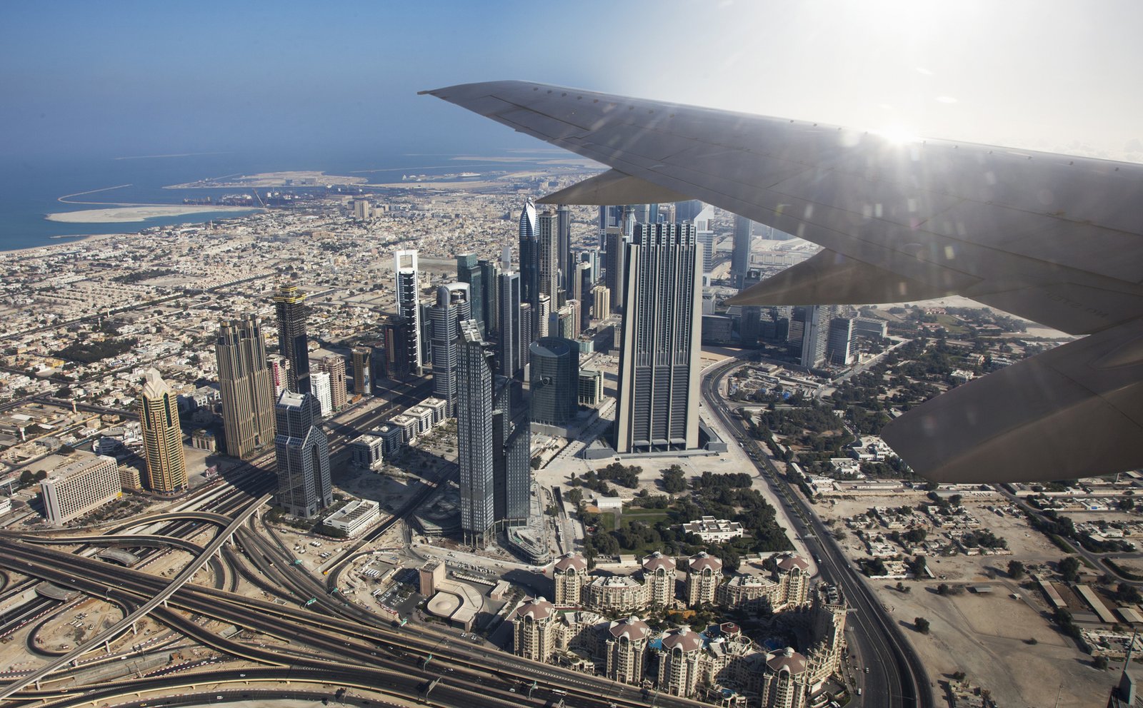 وقف-التبادل-التجاري-والمالي-مع-إيران-ما-دوافع-القرار-الإماراتي؟.jpg