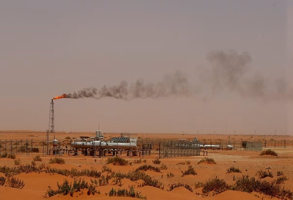 السعودية-استهداف-خط-أنابيب-شرق-غرب-وإيقافه-احترازيا.jpeg