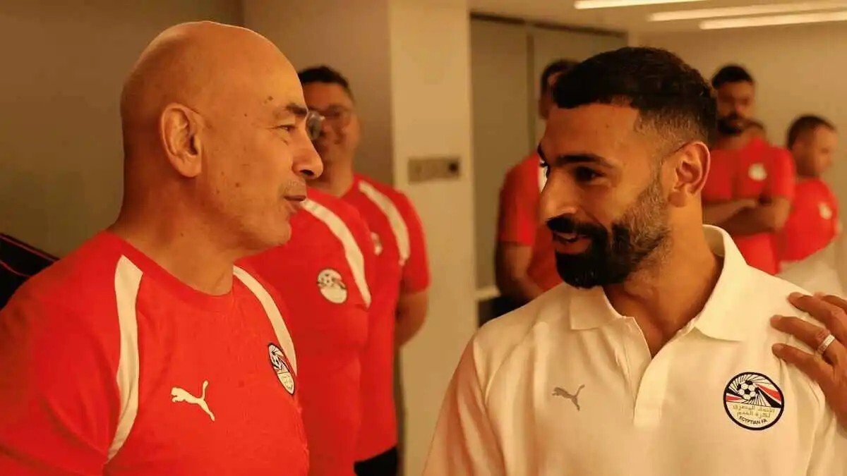 رغم-خلافه-مع-محمد-صلاح-دعوة-رسمية-لحسام-حسن-إلى.jpg