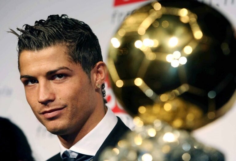 ما-حقيقة-مزاعم-دفع-رونالدو-10-ملايين-يورو-لحصد-أصوات.jpg