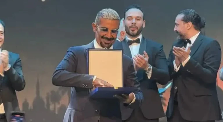 مصر-أحمد-سعد-يحصل-على-عضوية-شرفية-من-نقابة-المهن.webp.webp