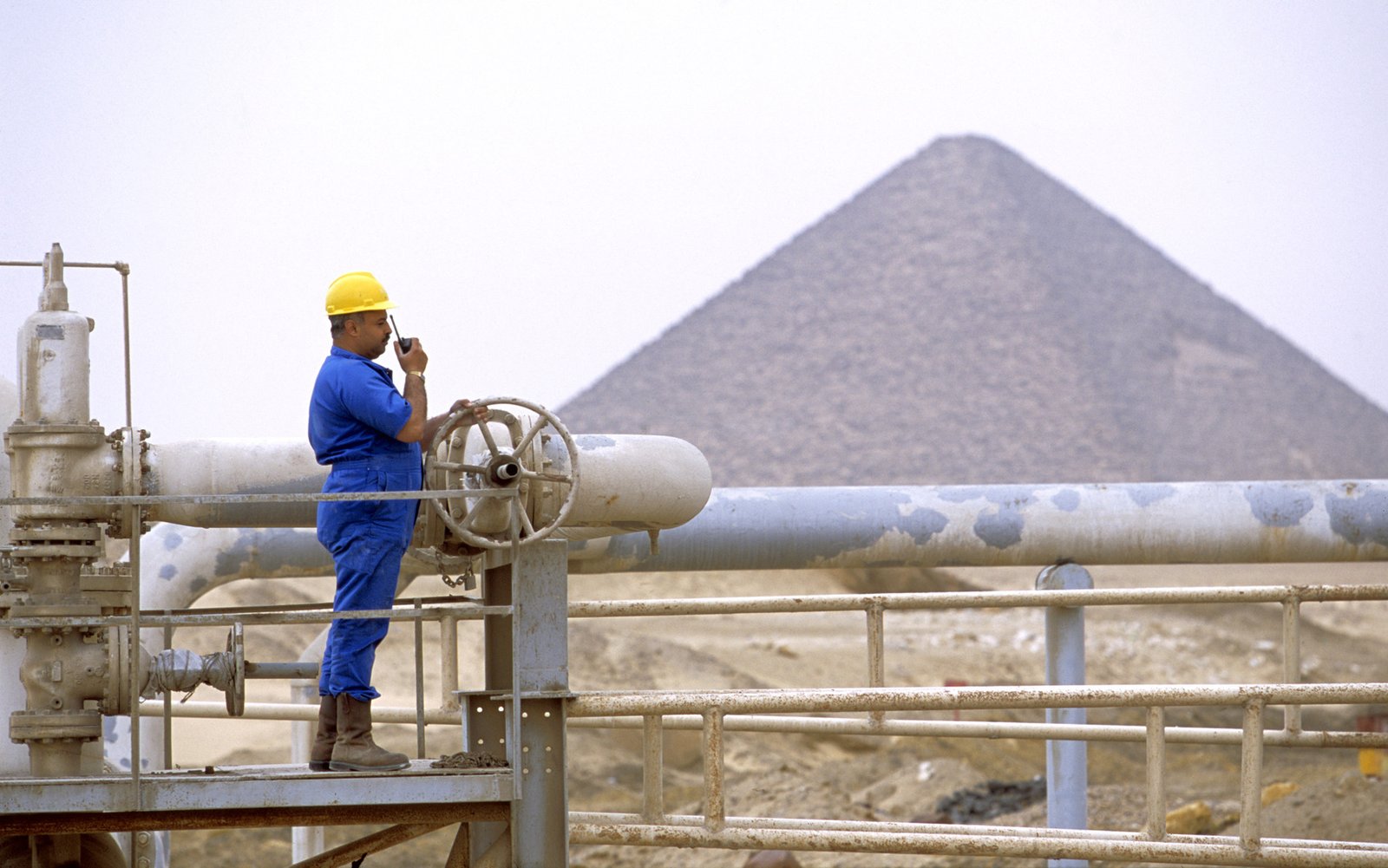 مصر-تعلن-دفع-مستحقات-بأكثر-من-6-مليارات-دولار.jpg