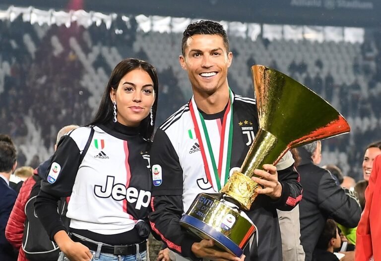 مفاجأة-يوفنتوس-يطالب-رونالدو-باسترداد-98-مليون-يورو.jpg