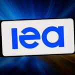 وكالة-الطاقة-الدولية-تسرّع-ضخ-100-مليون-برميل-من-النفط.jpg